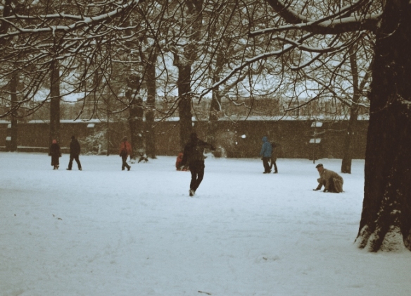 But sometimes something happens to break down that barrier that Londoners put up against everyone else. Snow brings people together. After all, it's hard to ignore someone when they're throwing a snowball at you.